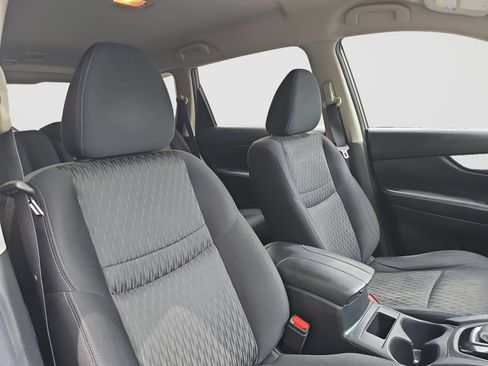 Used 2020 Nissan Rogue S FWD image 17