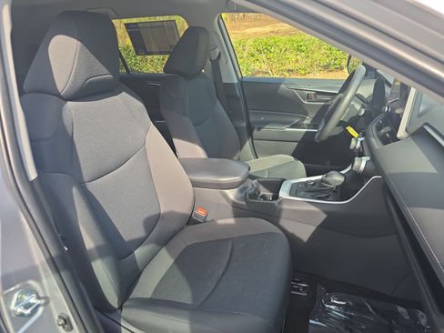 Used 2023 Toyota RAV4 LE image 10