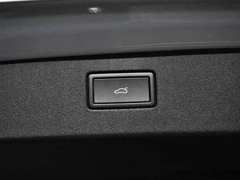 New 2026 Volkswagen Tiguan SE R-Line image 25