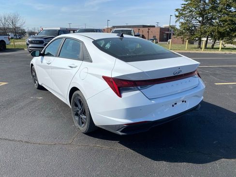 Used 2022 Hyundai Elantra Blue image 7