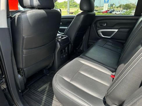 Used 2020 Nissan Titan SV w/ SV Convenience Package AWD/4WD image 16