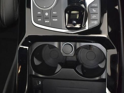 Certified 2025 BMW X4 xDrive30i image 14