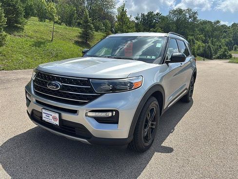 Certified 2020 Ford Explorer XLT w/ Equipment Group 202A AWD/4WD image 8