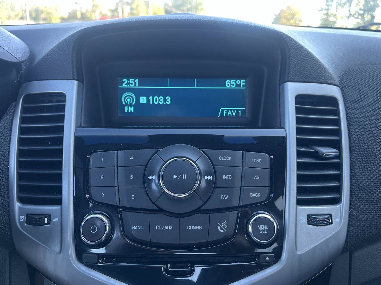 Used 2012 Chevrolet Cruze LT FWD image 10