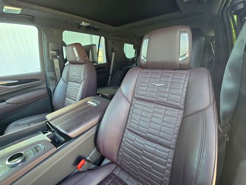 Used 2024 Cadillac Escalade Sport Platinum AWD/4WD image 11