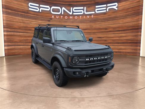 Used 2022 Ford Bronco Black Diamond image 9