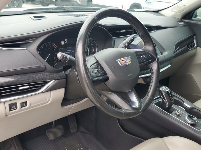 Used 2019 Cadillac XT4 Premium Luxury w/ Cold Weather Package AWD/4WD image 17