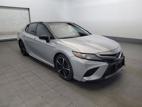 Used 2018 Toyota Camry XSE image 13