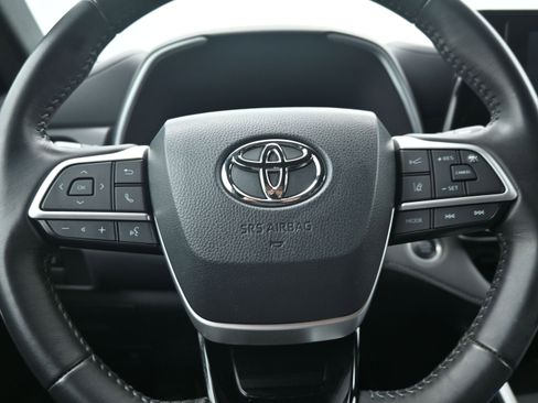 Used 2024 Toyota Highlander XSE image 10