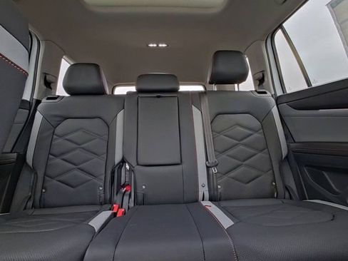 New 2026 Volkswagen Atlas Peak Edition AWD/4WD image 28