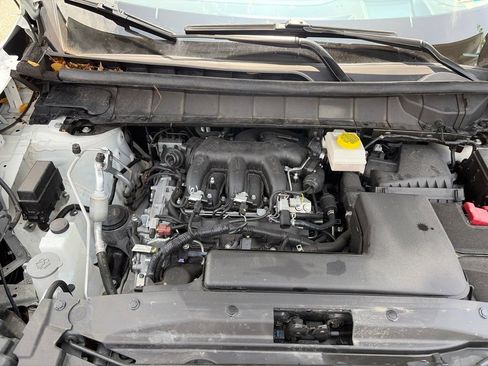 Used 2025 Nissan Pathfinder Platinum AWD/4WD image 22