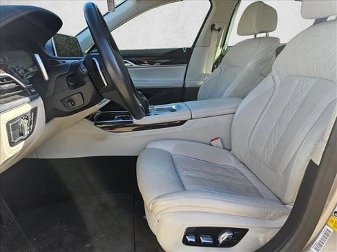 Used 2021 BMW 740i 740i w/ Premium Package image 17
