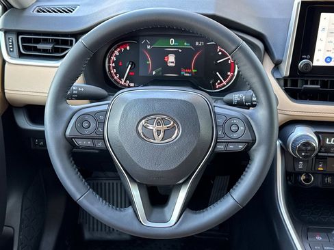 Used 2025 Toyota RAV4 XLE w/ Convenience Package FWD image 15