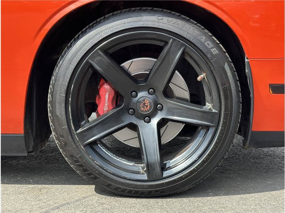 Used 2009 Dodge Challenger SRT8 w/ SRT Option Group II RWD image 28