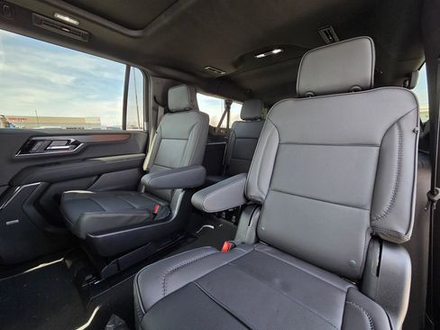 New 2026 GMC Yukon XL Denali w/ Sun & Power Step Package AWD/4WD image 25