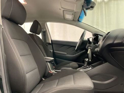 Used 2018 Kia Forte LX image 10