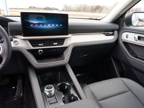 New 2026 Ford Explorer Active w/ Active Comfort Package image 18