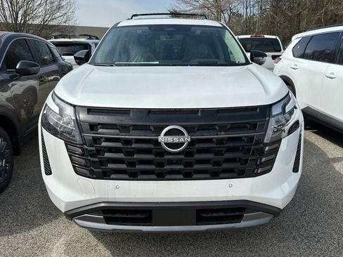 New 2026 Nissan Pathfinder Platinum image 2