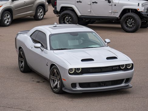 Used 2023 Dodge Challenger SRT Hellcat image 2