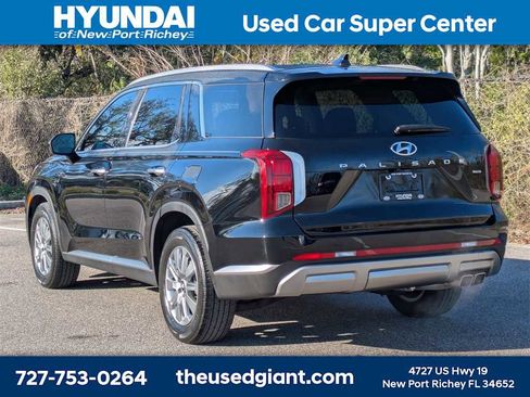 Used 2023 Hyundai Palisade SEL w/ Cargo Package image 3