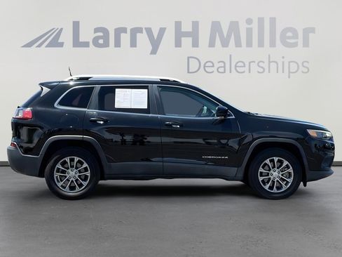 Used 2019 Jeep Cherokee Latitude Plus AWD/4WD image 7