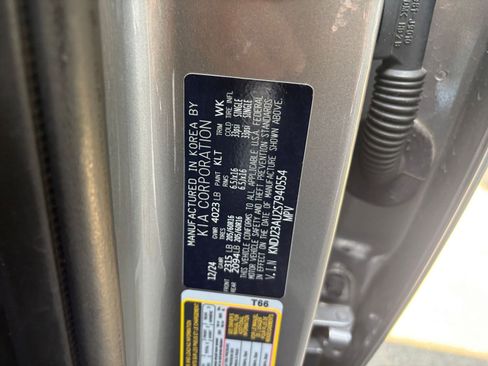 Used 2025 Kia Soul LX w/ LX Technology Package FWD image 27