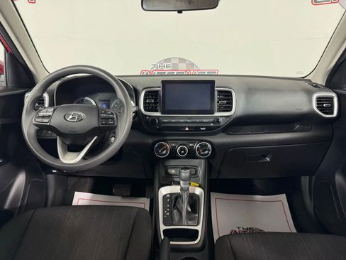 Used 2022 Hyundai Venue SE w/ Cargo Package FWD image 21
