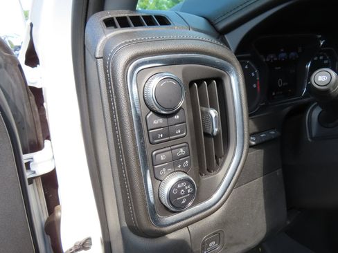 Used 2019 GMC Sierra 1500 Denali w/ Denali Ultimate Package AWD/4WD image 18