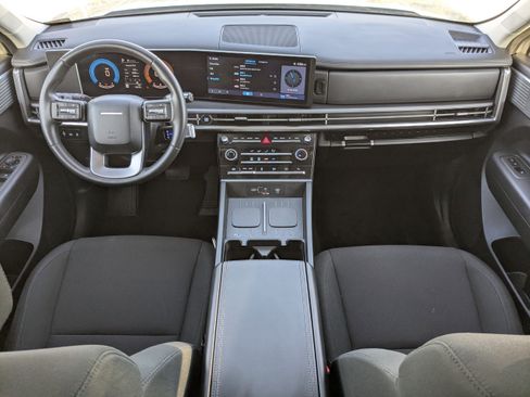 Used 2025 Hyundai Santa Fe SE image 18