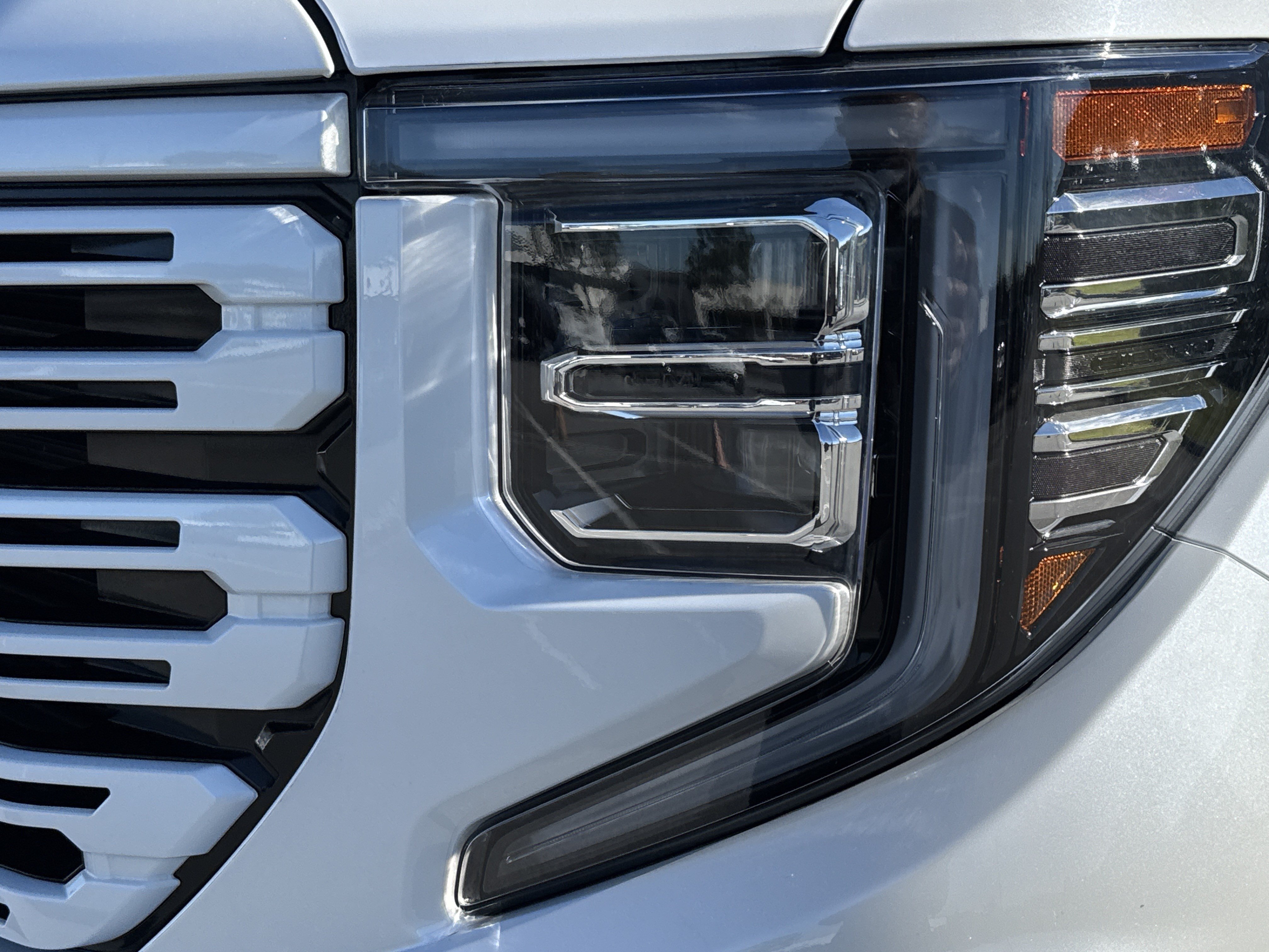 Used 2024 GMC Sierra 1500 Denali w/ Denali Reserve Package AWD/4WD image 6