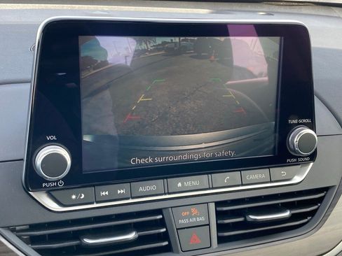 Used 2025 Nissan Altima 2.5 SV image 21