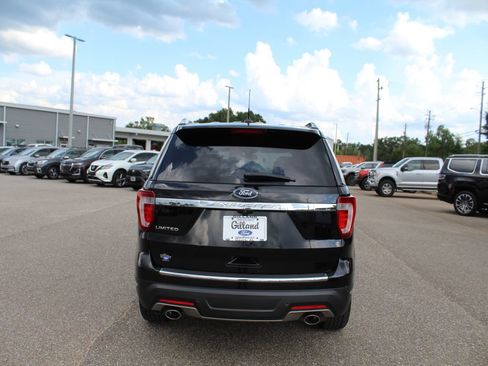 Used 2018 Ford Explorer Limited w/ Equipment Group 301A FWD image 7