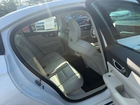 Used 2023 Volvo S60 B5 Plus FWD image 25