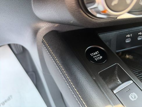 Used 2025 Nissan Kicks SV AWD/4WD image 26