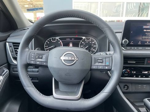 Certified 2025 Nissan Rogue SV FWD image 13