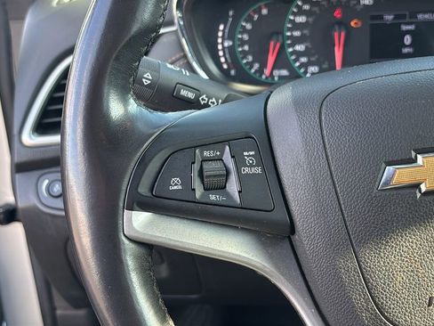 Used 2018 Chevrolet Trax LT w/ LT Convenience Package image 17