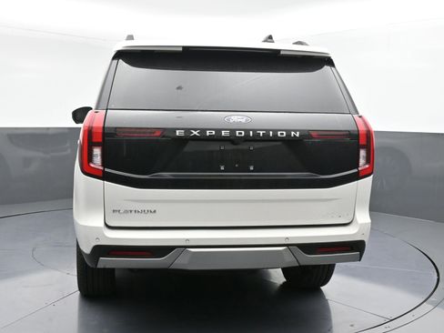 Used 2025 Ford Expedition Platinum w/ Driver's Package image 7
