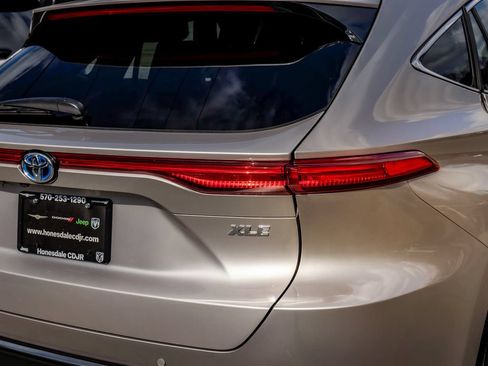 Used 2024 Toyota Venza XLE AWD/4WD image 43