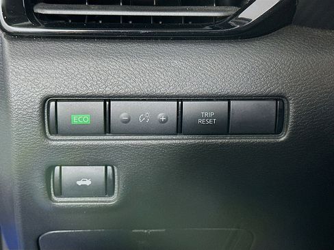 Used 2024 Nissan Sentra SV image 16