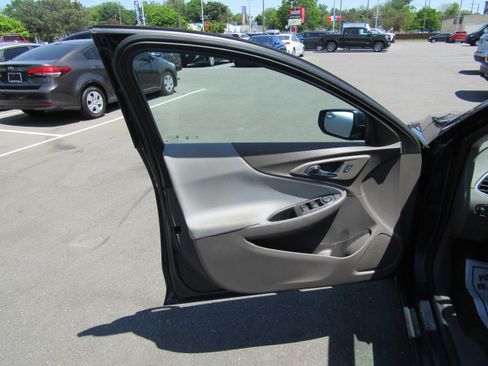 Used 2020 Chevrolet Malibu LT FWD image 8