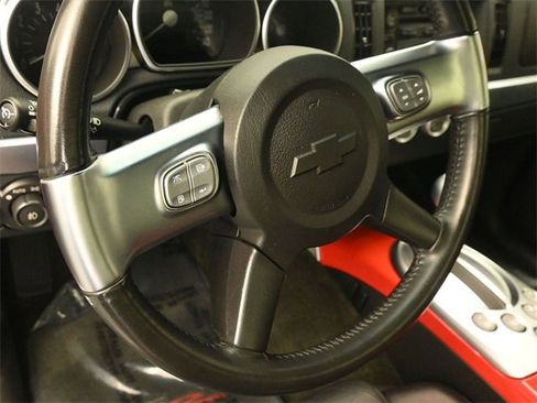 Used 2004 Chevrolet SSR w/ Preferred Equipment Group image 11