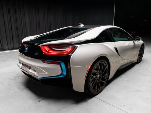 Used 2015 BMW i8 image 14