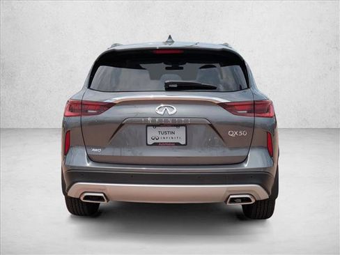 New 2025 INFINITI QX50 Luxe image 8