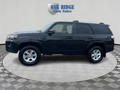 Used 2019 Toyota 4Runner SR5 AWD/4WD image 8