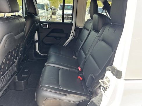 Used 2022 Jeep Wrangler Unlimited Rubicon w/ Trailer Tow Package AWD/4WD image 19