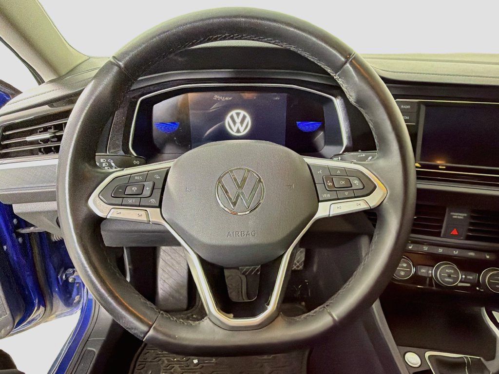 Used 2024 Volkswagen Jetta SE FWD image 14