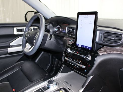 Used 2023 Ford Explorer Limited w/ Limited Technology Package RWD image 38