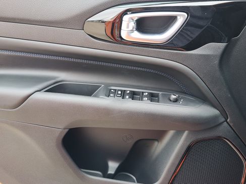 New 2026 Jeep Compass Latitude image 17