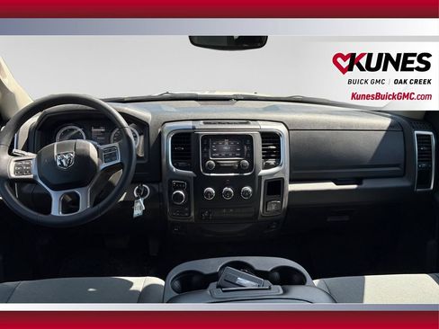 Used 2022 RAM 1500 Classic SLT AWD/4WD image 25
