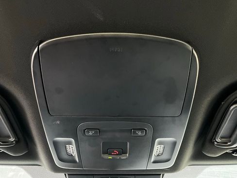 Used 2025 Toyota Camry SE image 17